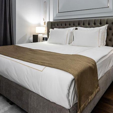 Xheko Imperial Luxury Hotel & Spa Тирана Екстер'єр фото A bed runner