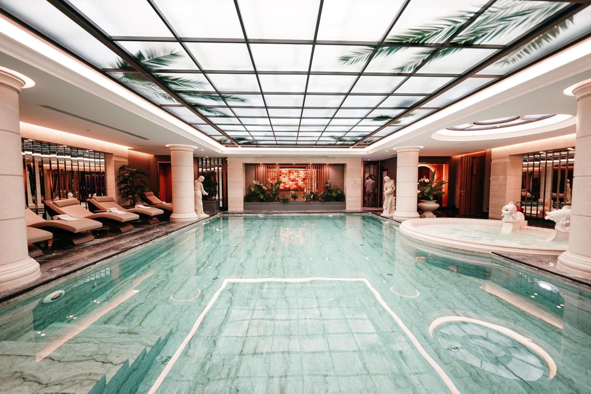 Xheko Imperial Luxury Hotel & Spa Тирана Екстер'єр фото The Spa at The Landmark