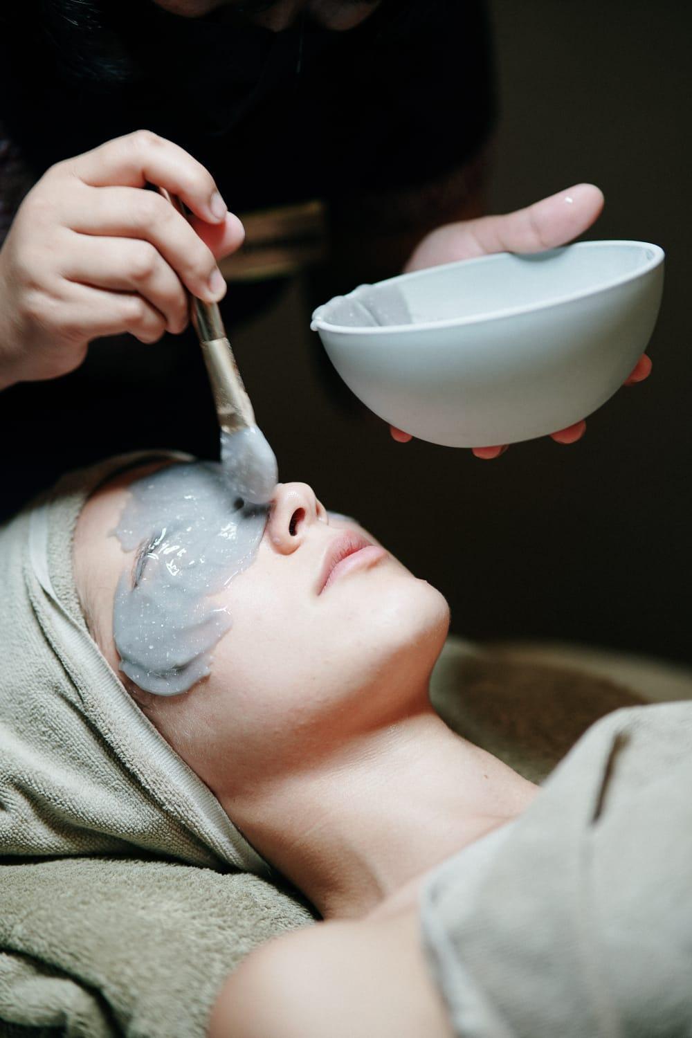 Xheko Imperial Luxury Hotel & Spa Тирана Екстер'єр фото A facial treatment